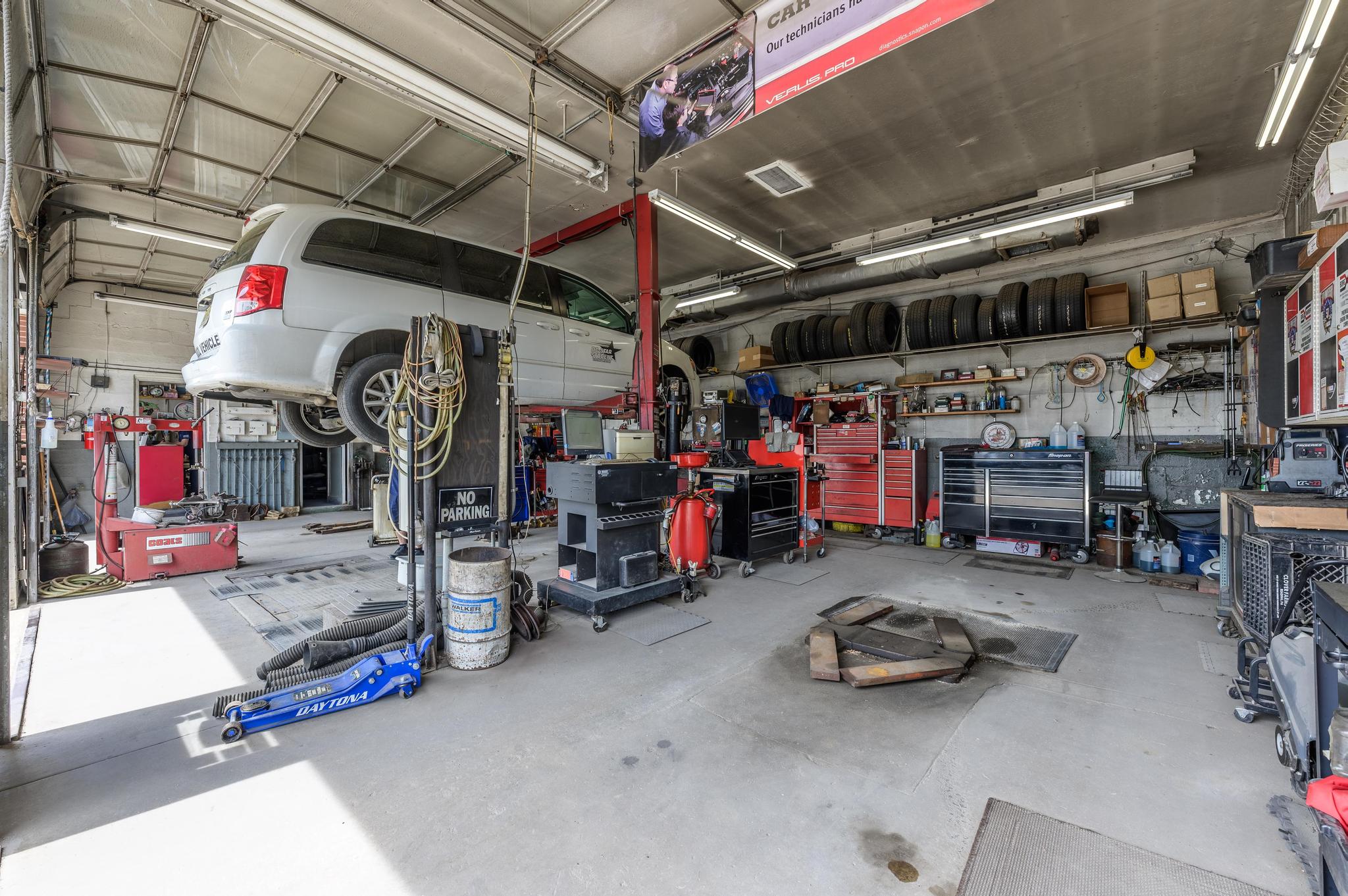 601 John F Kennedy Way Willingboro, NJ 08046 - Photo 17 of 20 a view of car garage