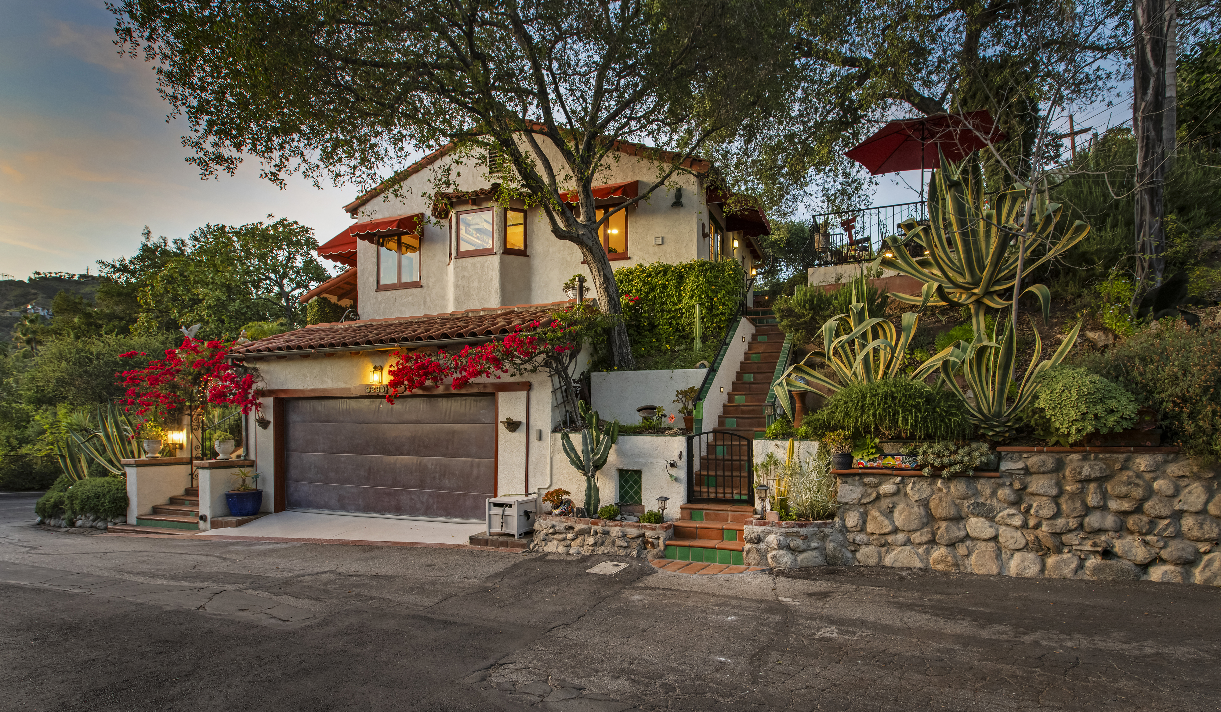 3290 Buckingham Road Glendale, CA 91206 - Photo 7 of 69