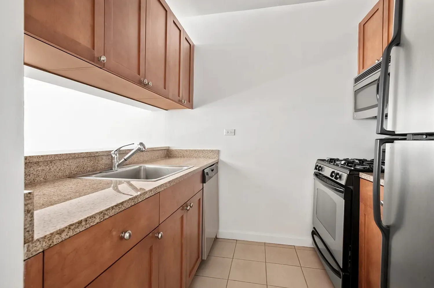 $5,200 | 35 West 33rd Street, Unit 14E | Midtown South