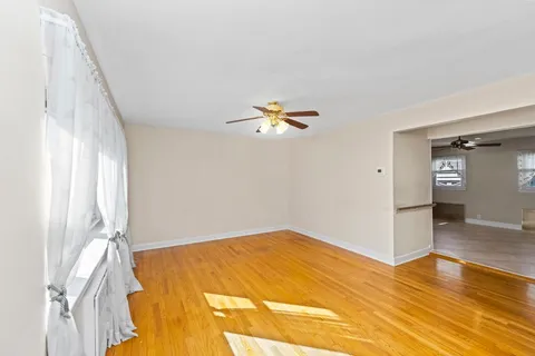 $669,000 | 522 Stewart Avenue | South New York