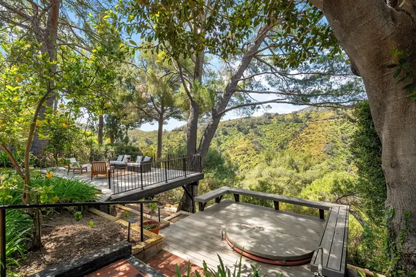 $2,499,000 | 2521 La Condesa Drive, Los Angeles, CA 90049
