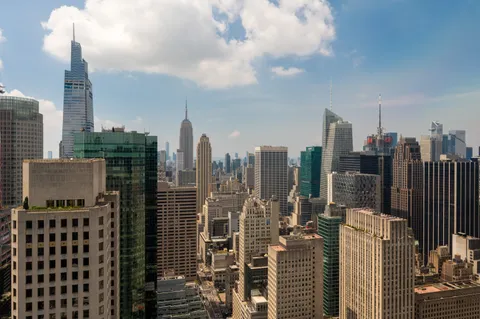 $34,000,000 | 641 5th Avenue, Unit 49CDE | Midtown East