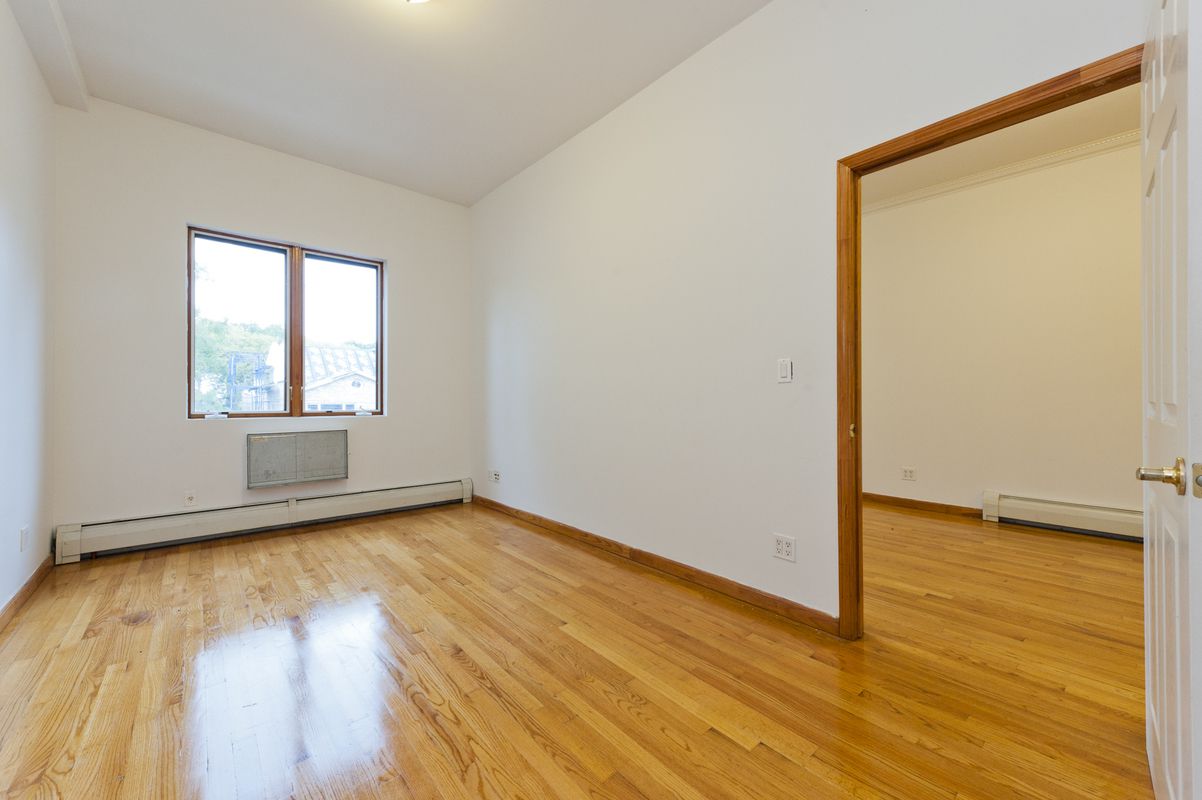 18-12 25th Road, Unit 2B Queens, NY 11102 - Photo 2 of 7