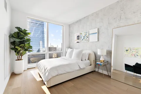 $2,700,000 | 15 Hudson Yards, Unit 33J | Hudson Yards