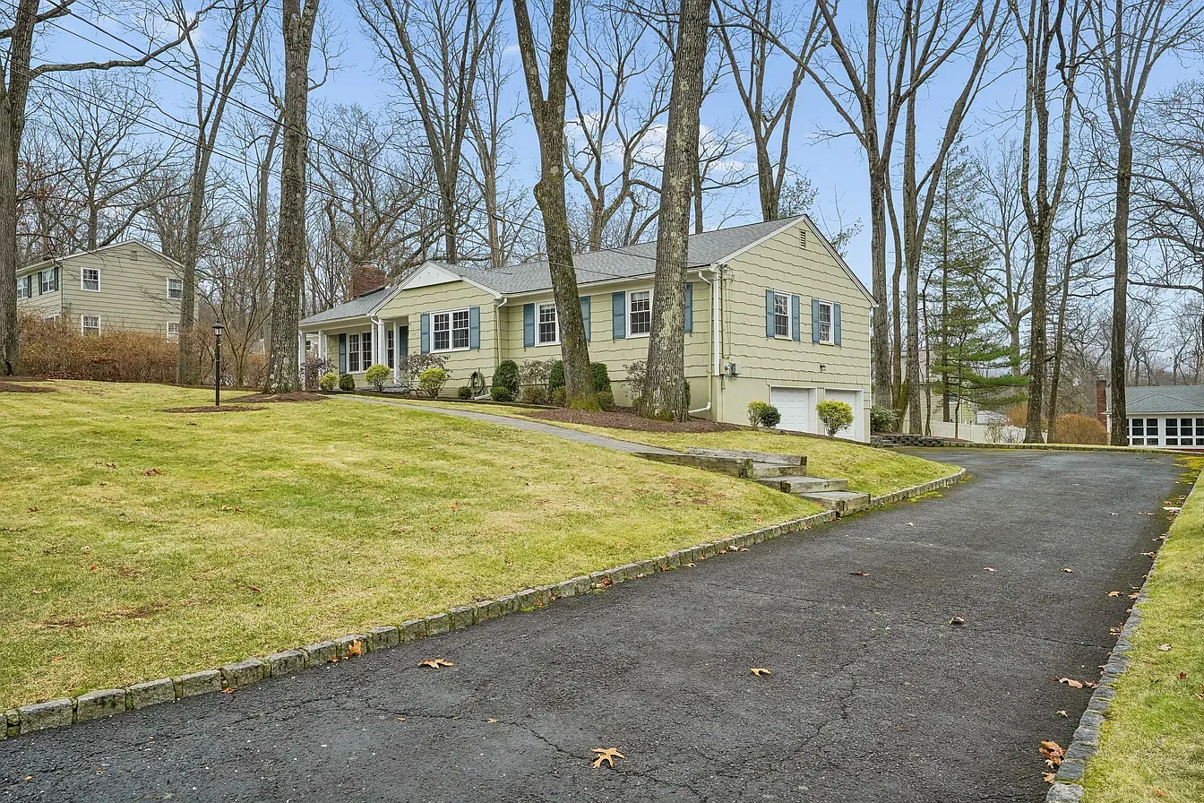 $800,000 | 119 Cambridge Drive, Berkeley Heights, NJ 07922