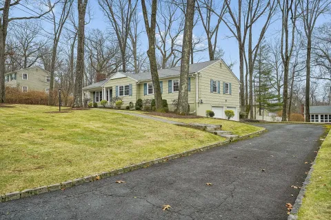 $800,000 | 119 Cambridge Drive, Berkeley Heights, NJ 07922