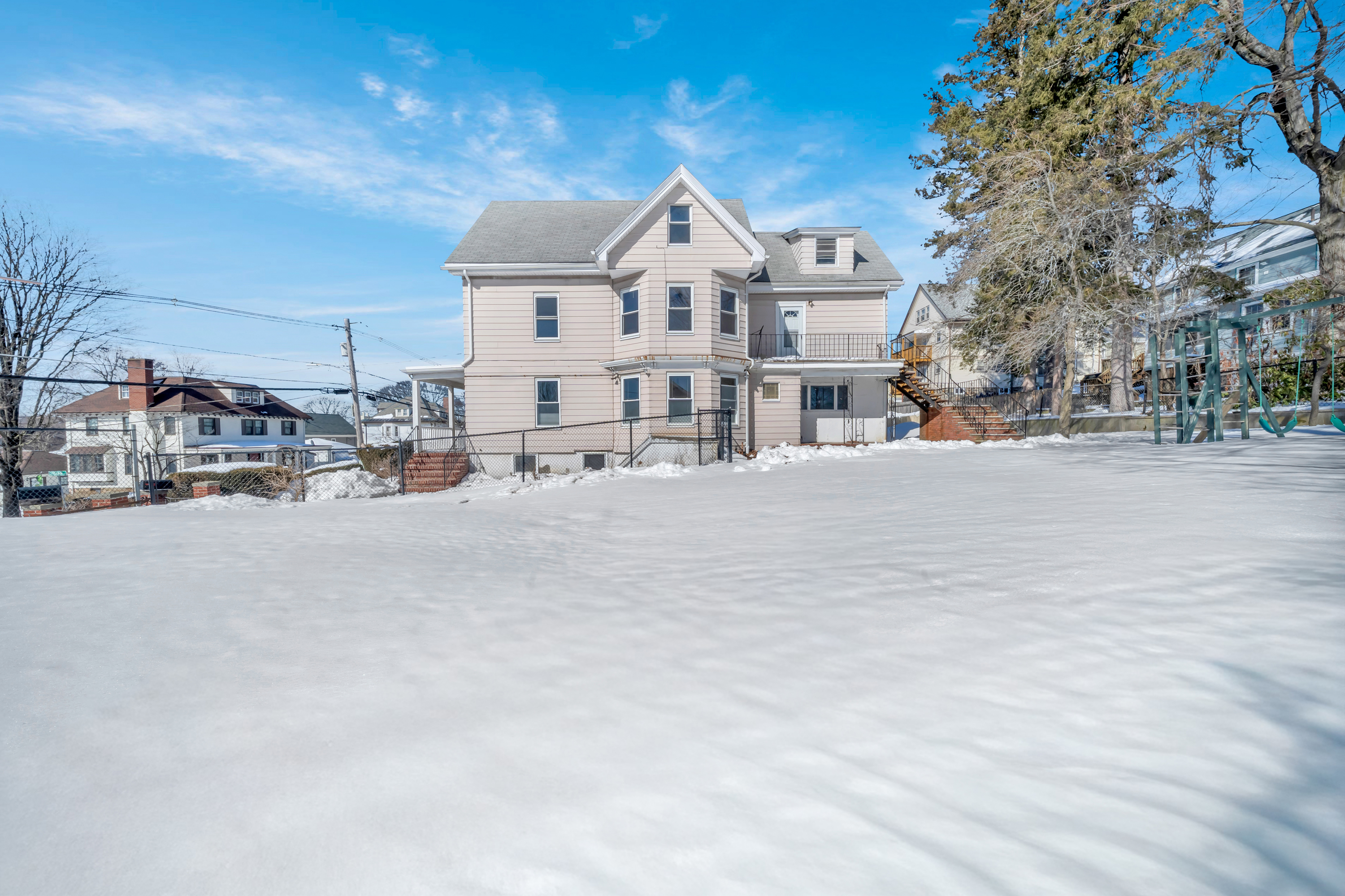 75 Warren Street Medford, MA 02155 - Photo 6 of 68