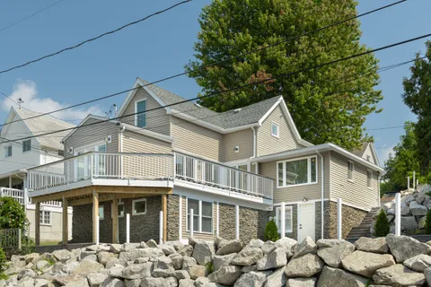 $795,000 | 286 Riverside Drive, Tiverton, RI 02878