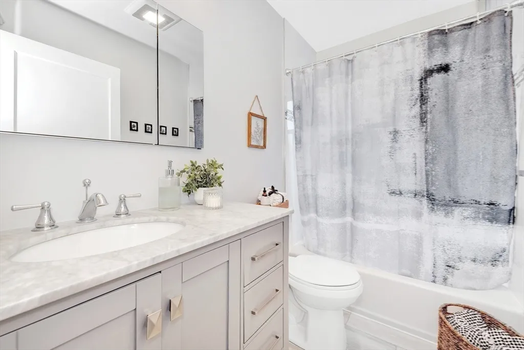 $559,000 | Hyde Park Avenue, Boston, MA 02131