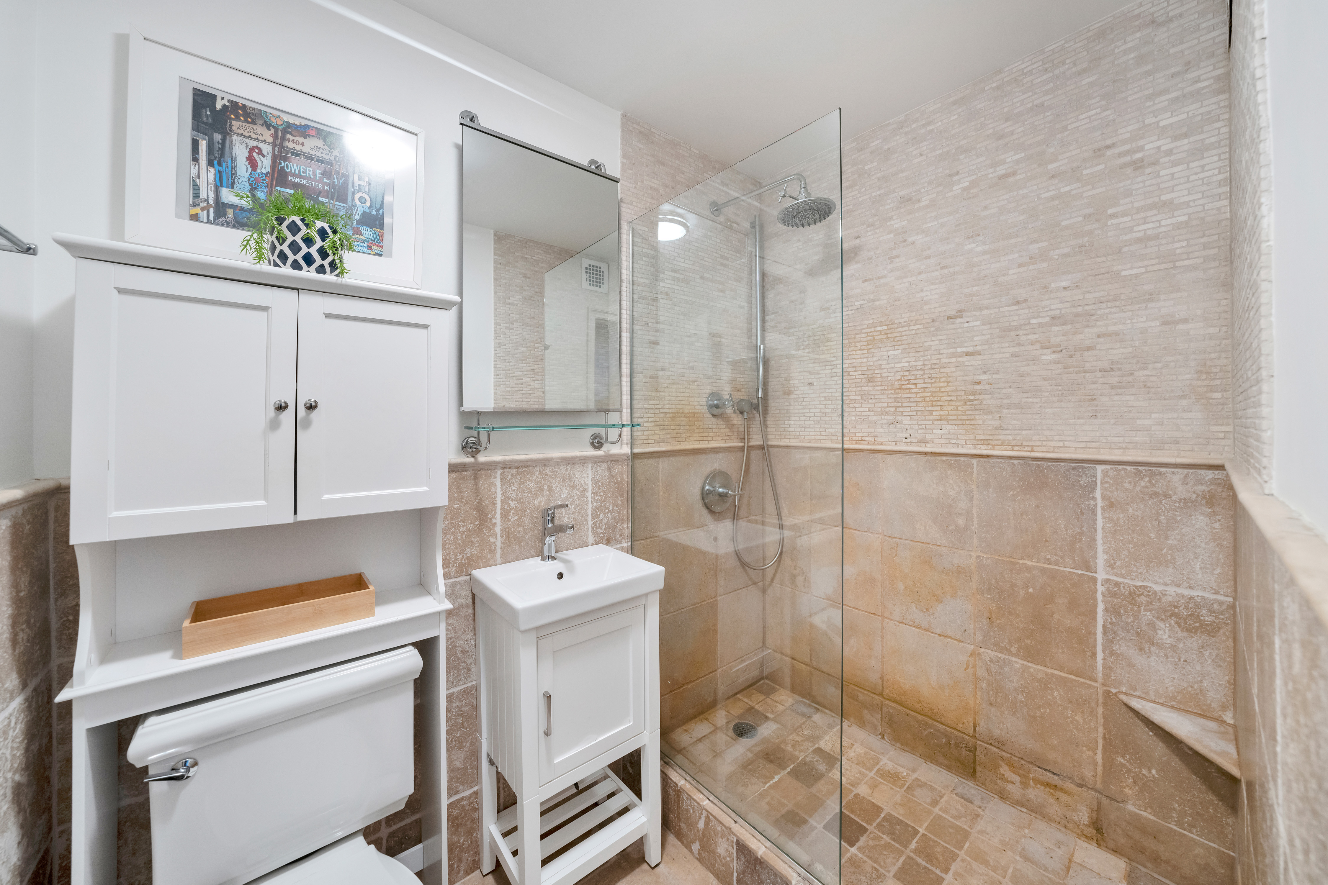 305 East 24th Street, Unit Undisclosed Manhattan, NY 10010 - Photo 6 of 8