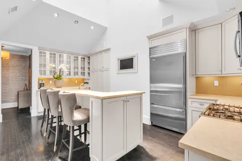$2,680,000 | 60 Commonwealth Avenue, Unit 7, Boston, MA 02116