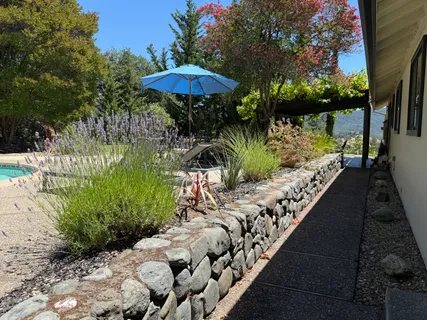 $1,250,000 | 275 Kerry Lane, Cloverdale, CA 95425