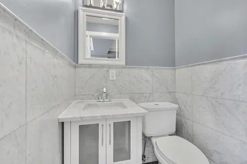 $5,000 | 28 Roosevelt Place, Unit 2 | Bedford-Stuyvesant