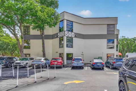$360,000 | 500 Vonderburg Drive, Unit 314, Brandon, FL 33511