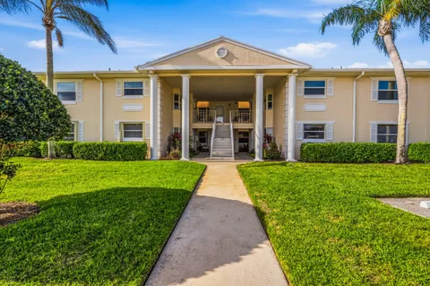 $170,000 | 379 North Grove Isle Circle, Unit 379, Vero Beach, FL 32962