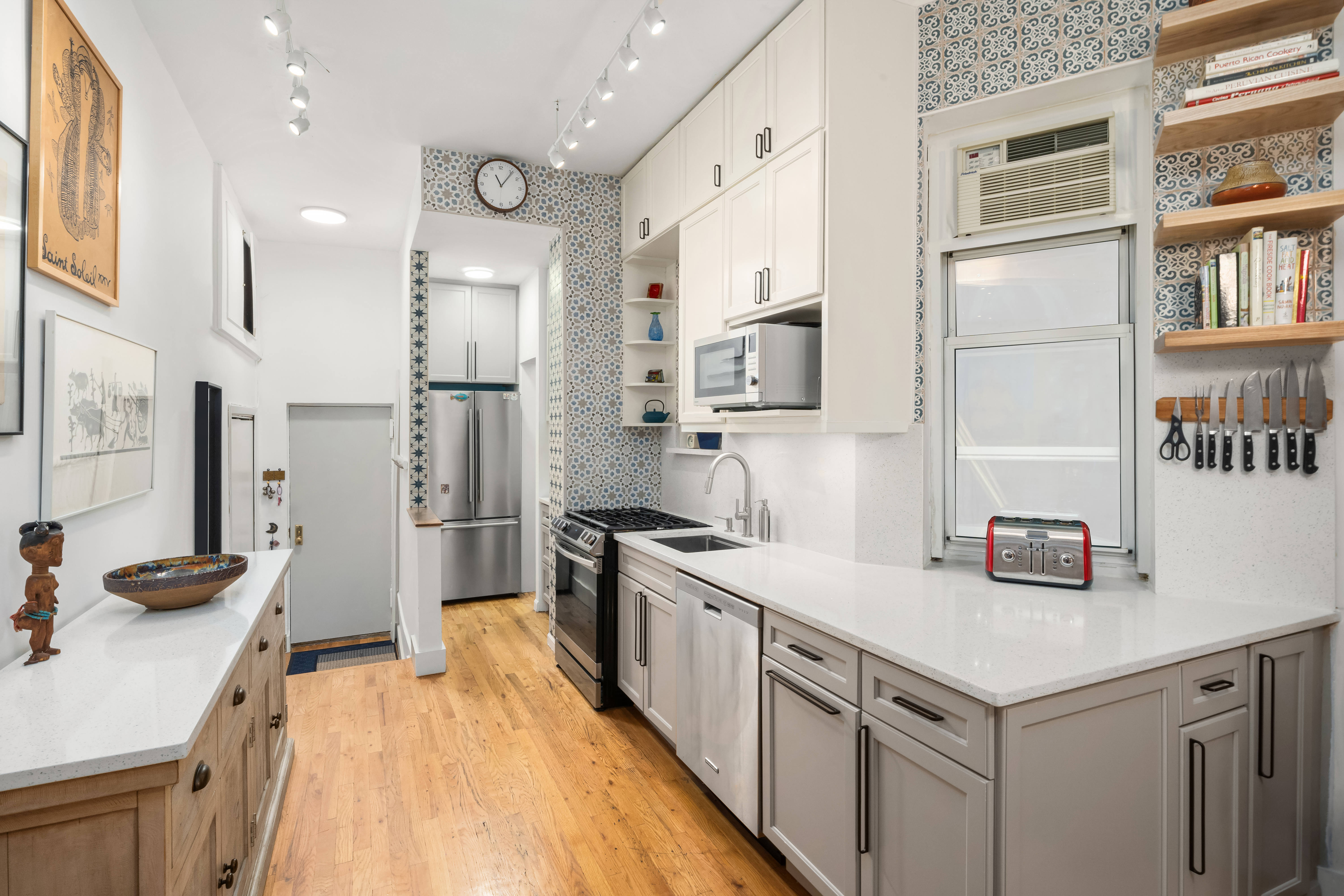 92 Horatio Street, Unit 1J Manhattan, NY 10014 - Photo 9 of 17