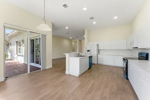 $1,100,000 | 1112 Skylark Drive, Weston, FL 33327