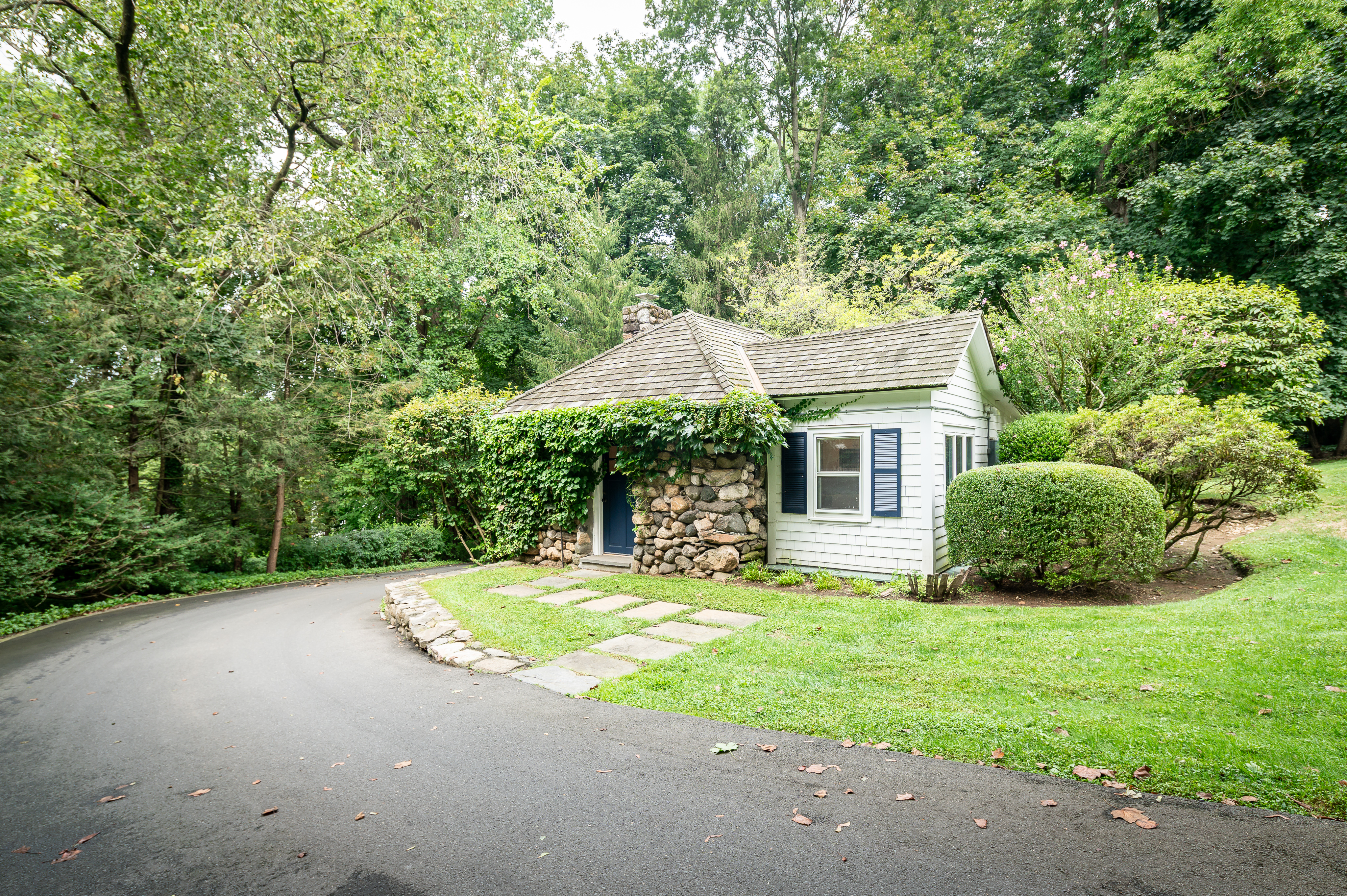 40 Ridgeview Avenue Greenwich, CT 06830 - Photo 30 of 38