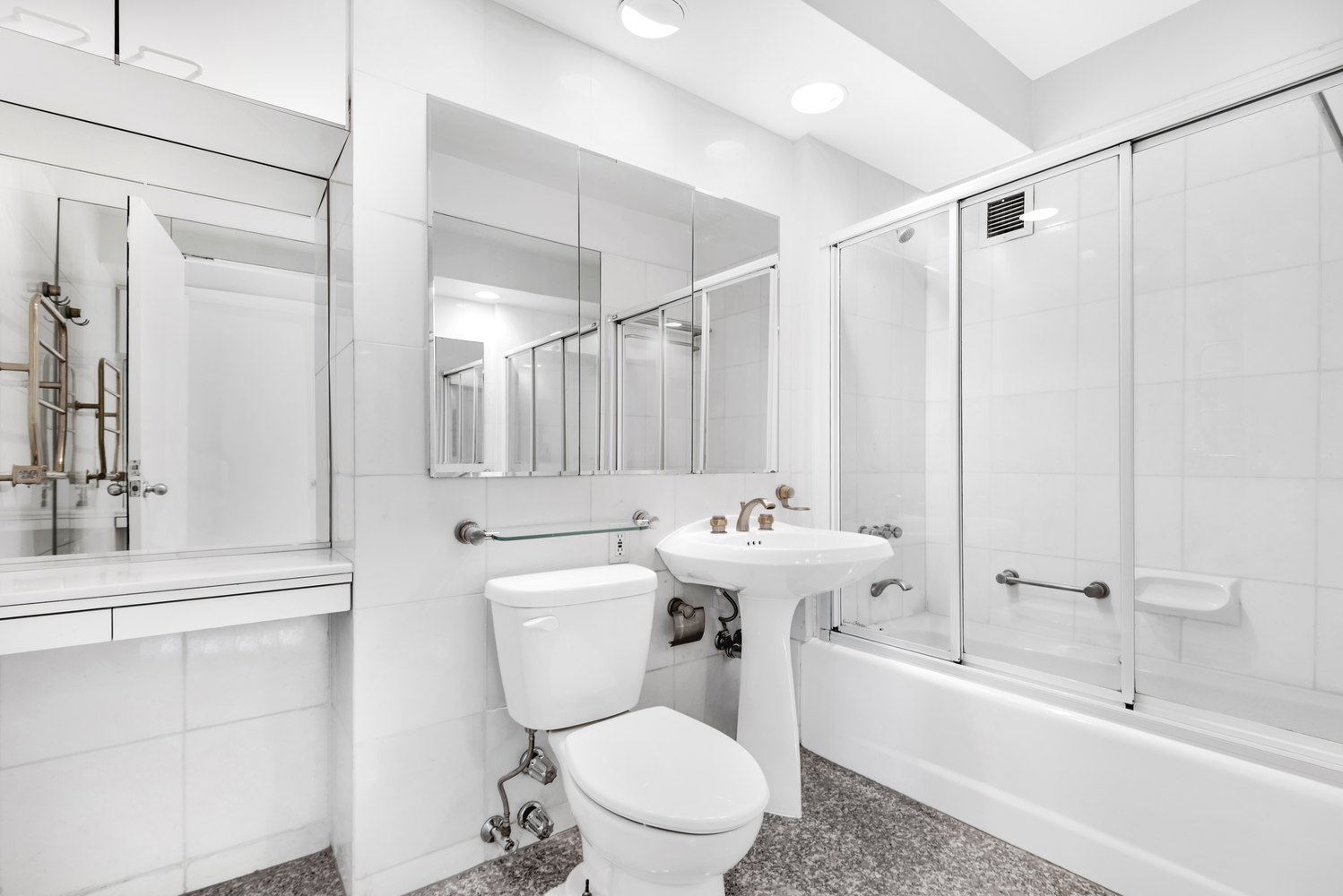 340 East 64th Street, Unit 32C Manhattan, NY 10065 - Photo 13 of 15