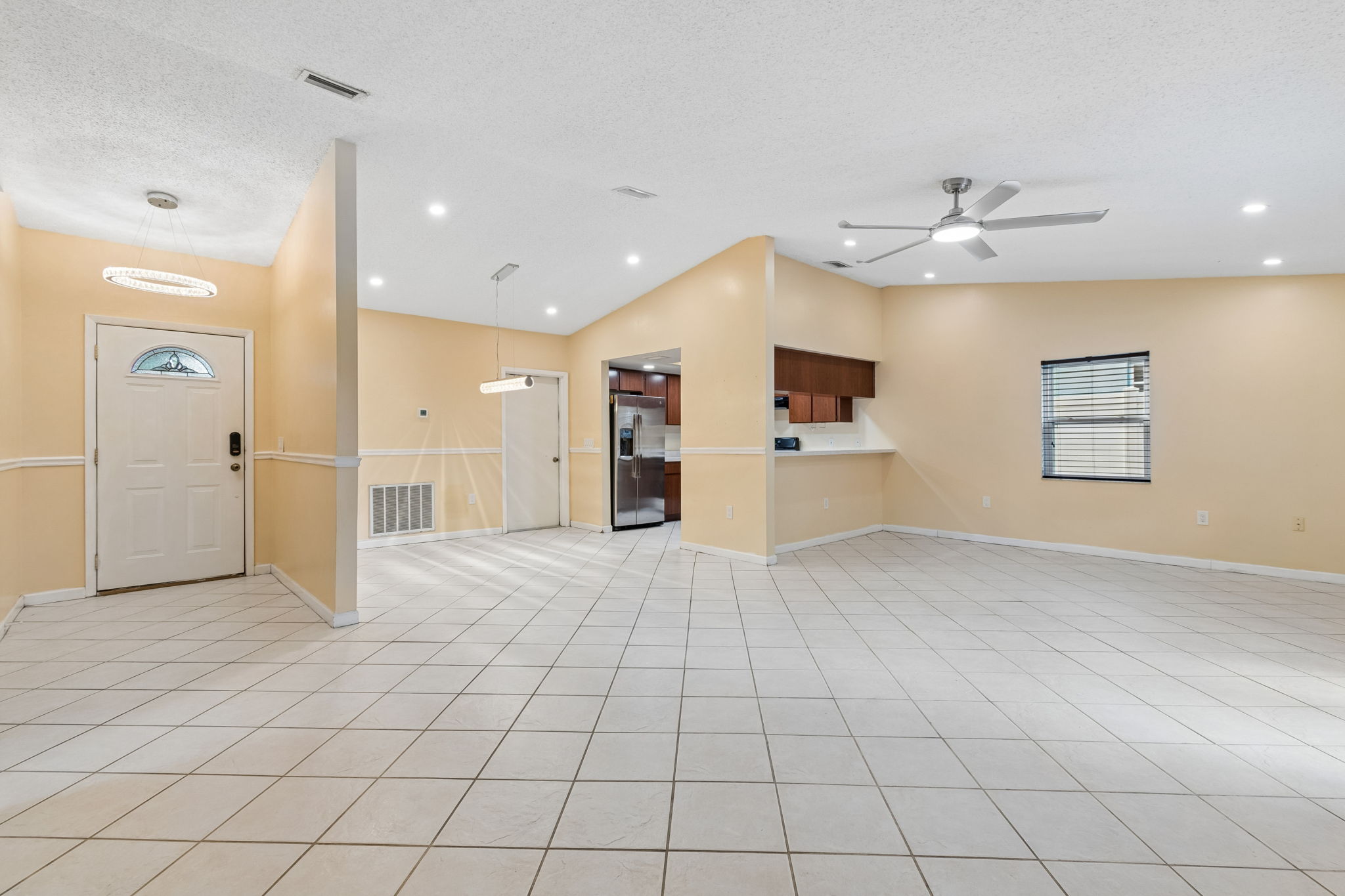 8445 North River Road Tampa, FL 33635 - Photo 7 of 43