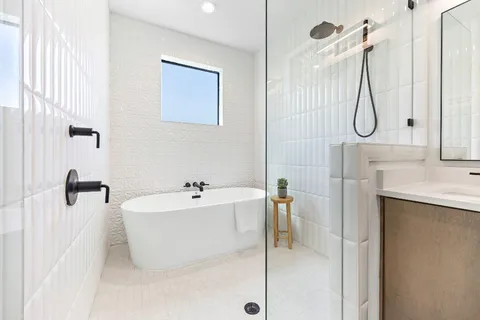 $1,275,000 | 2201 East 16th Street, Austin, TX 78702