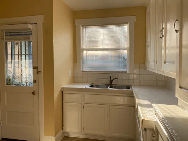 $870,000 | 795 Alcatraz Avenue, Oakland, CA 94609