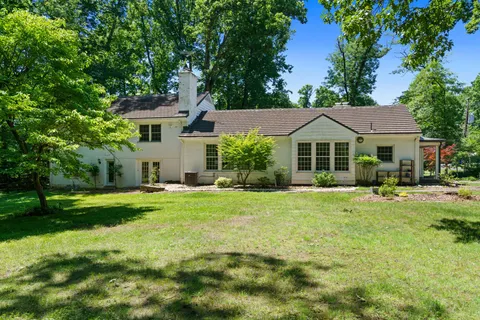 Contact Agent | 6613 Bradley Boulevard, Bethesda, MD 20817