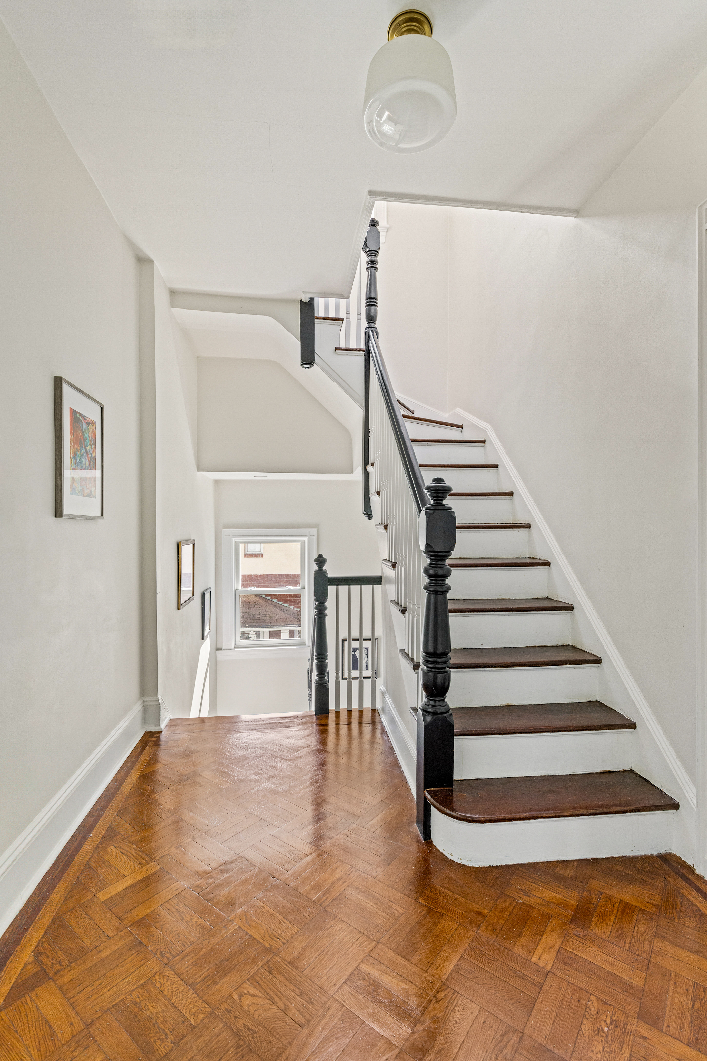689 East 17th Street Brooklyn, NY 11230 - Photo 14 of 28 a view of entryway and hall