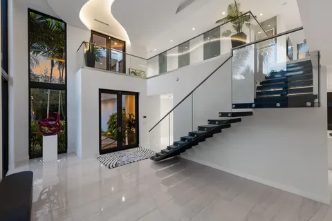 $4,950,000 | 3770 Kumquat Avenue, Miami, FL 33133