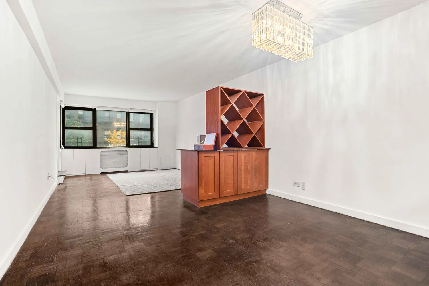 $660,000 | 345 East 69th Street, Unit 2E | Lenox Hill