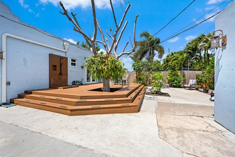 $699,900 | 717 Macy Street, West Palm Beach, FL 33405