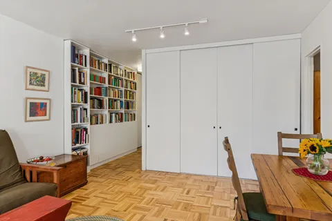 $499,000 | 301 East 69th Street, Unit 14A | Lenox Hill