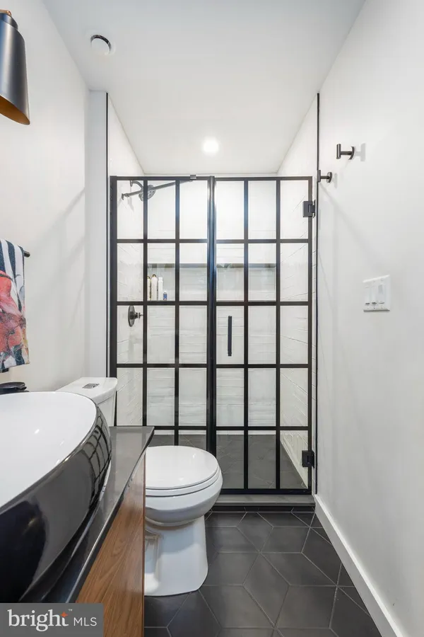 $1,795,000 | 283 Locust Street, Philadelphia, PA 19106