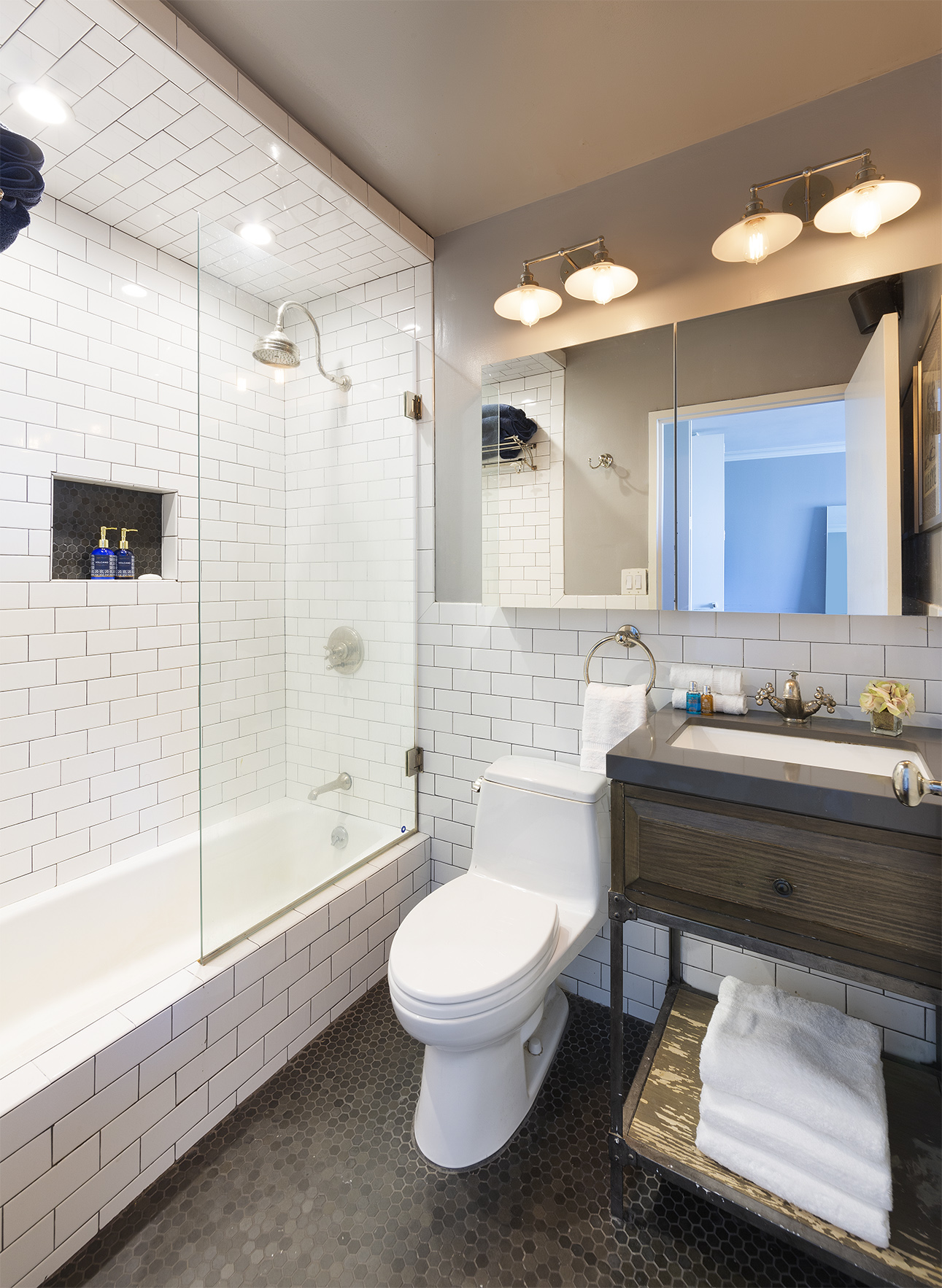 61 West 62nd Street, Unit 20D Manhattan, NY 10023 - Photo 5 of 8