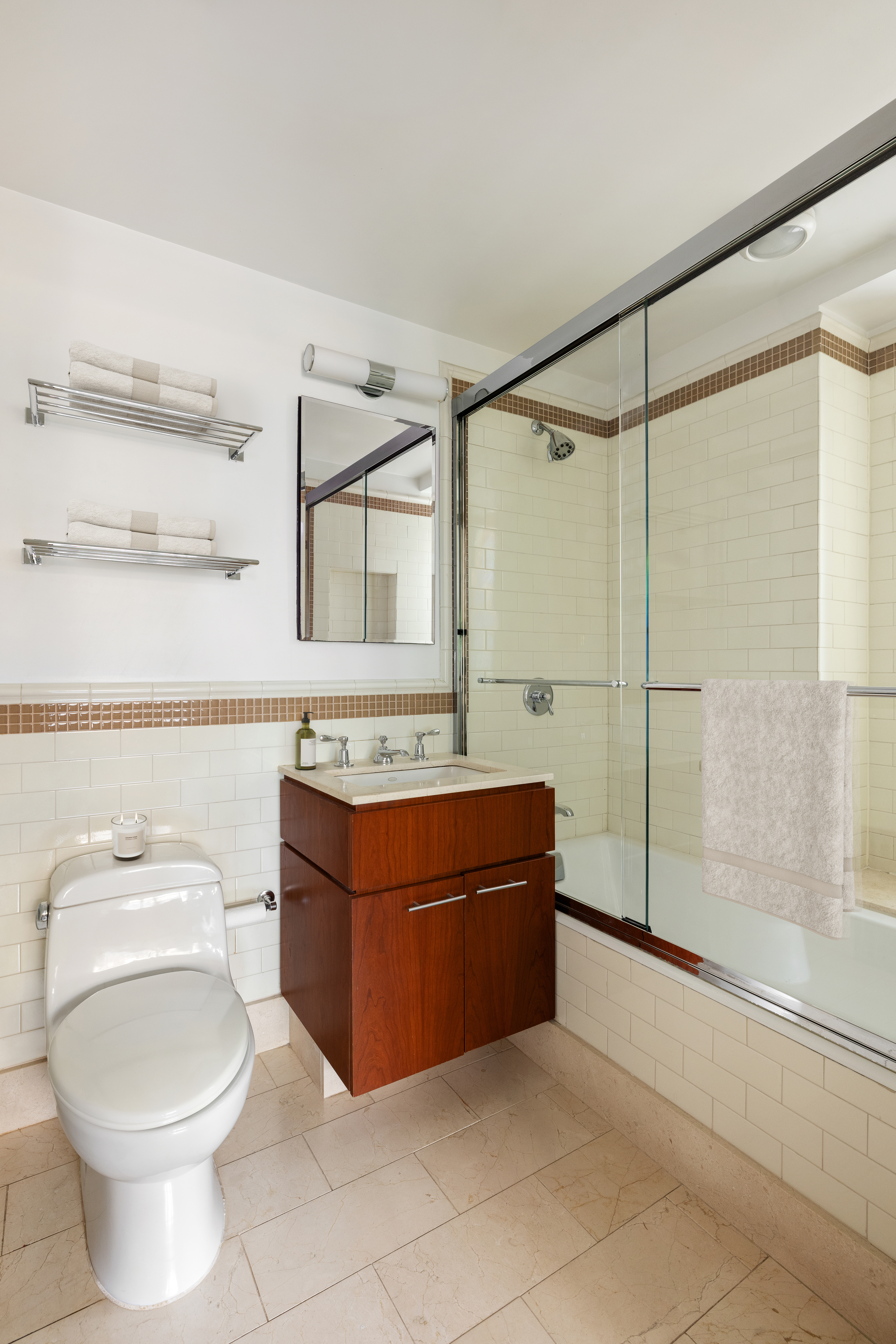 170 East 77th Street, Unit 6A Manhattan, NY 10075 - Photo 12 of 17 Gallery Image 12