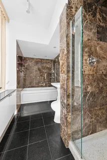 $1,925,000 | 360 East 88th Street, Unit 18D | Upper East Side