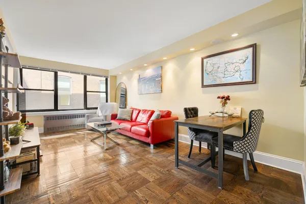 $725,000 | 49 West 12th Street, Unit 8H | Greenwich Village