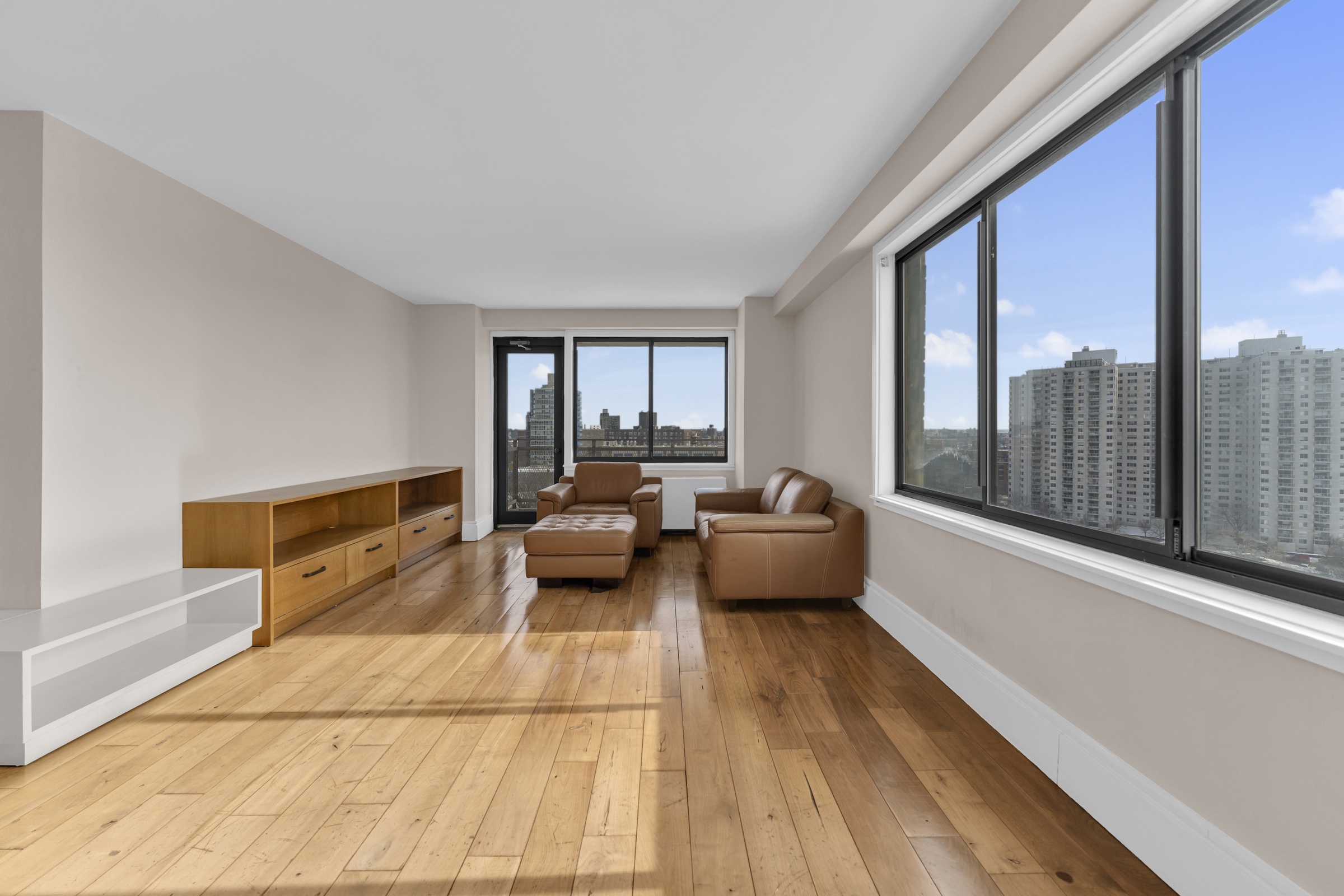 3671 Hudson Manor Terrace, Unit 14J Bronx, NY 10463 - Photo 4 of 17