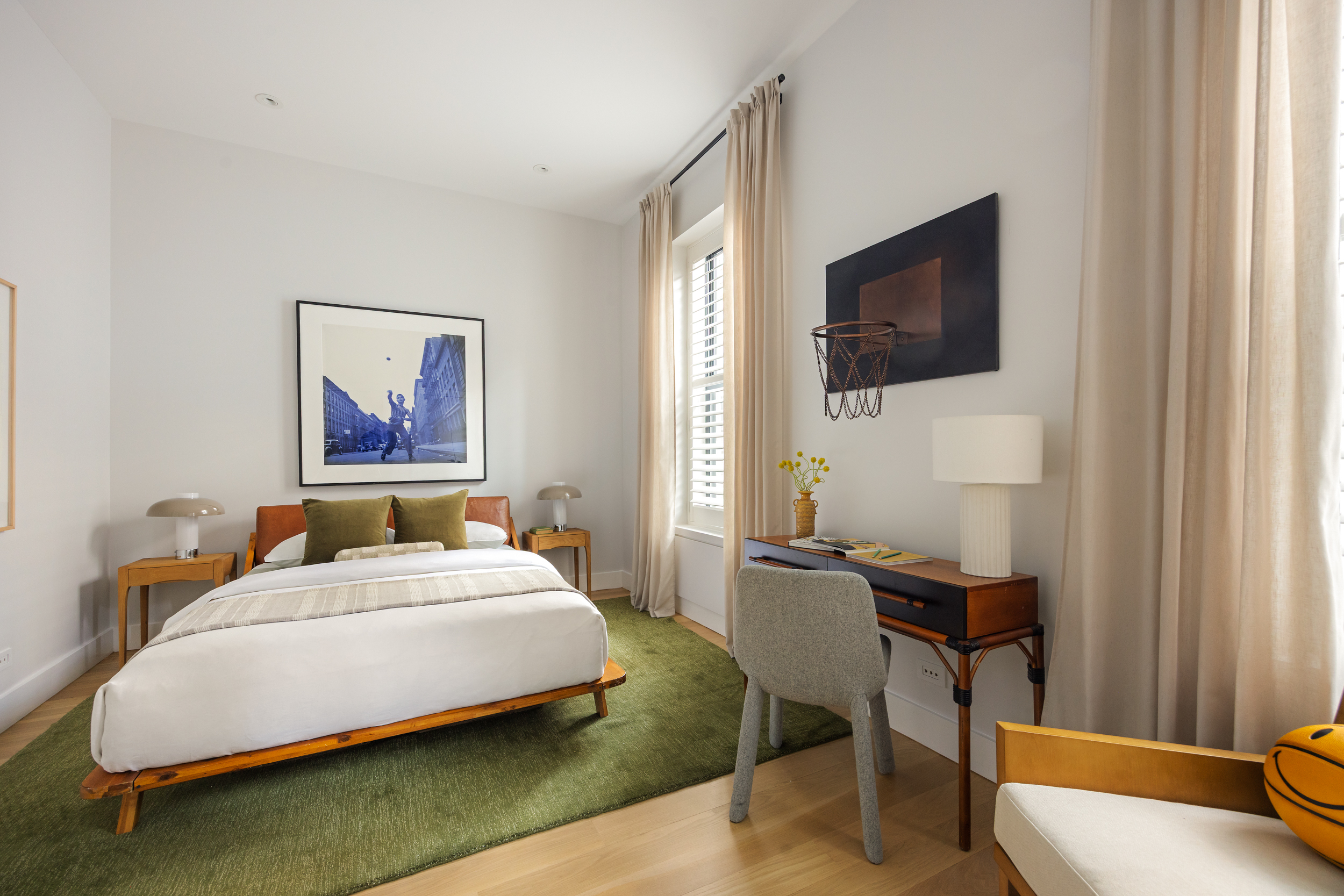 45 Warren Street, Unit PH Manhattan, NY 10007 - Photo 22 of 29 a bedroom with a bed and a flat screen tv