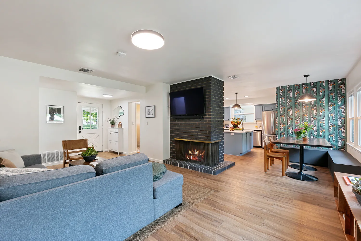 $1,100,000 | 17055 Gresham Street, Northridge, CA 91325