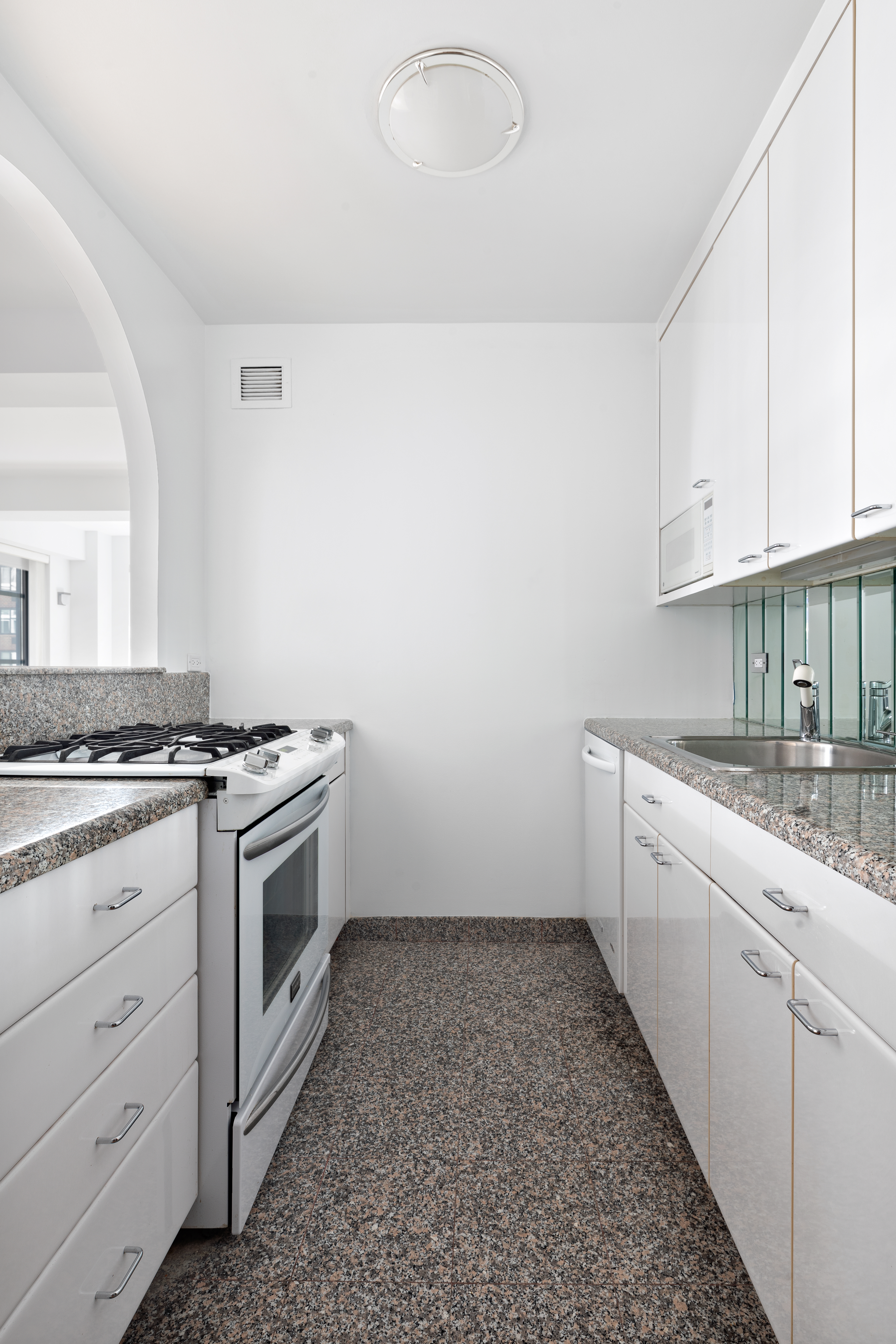 43 West 61st Street, Unit 17J Manhattan, NY 10023 - Photo 4 of 8