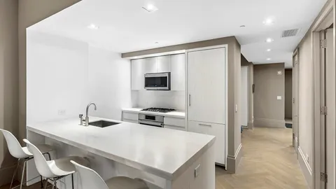 $1,350,000 | 101 Wall Street, Unit 7C | Financial District