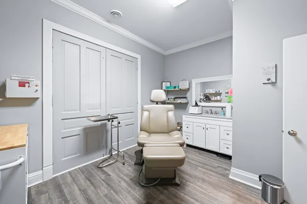 $4,500 | 226 Broad Street, Unit 2, Lake Geneva, WI 53147