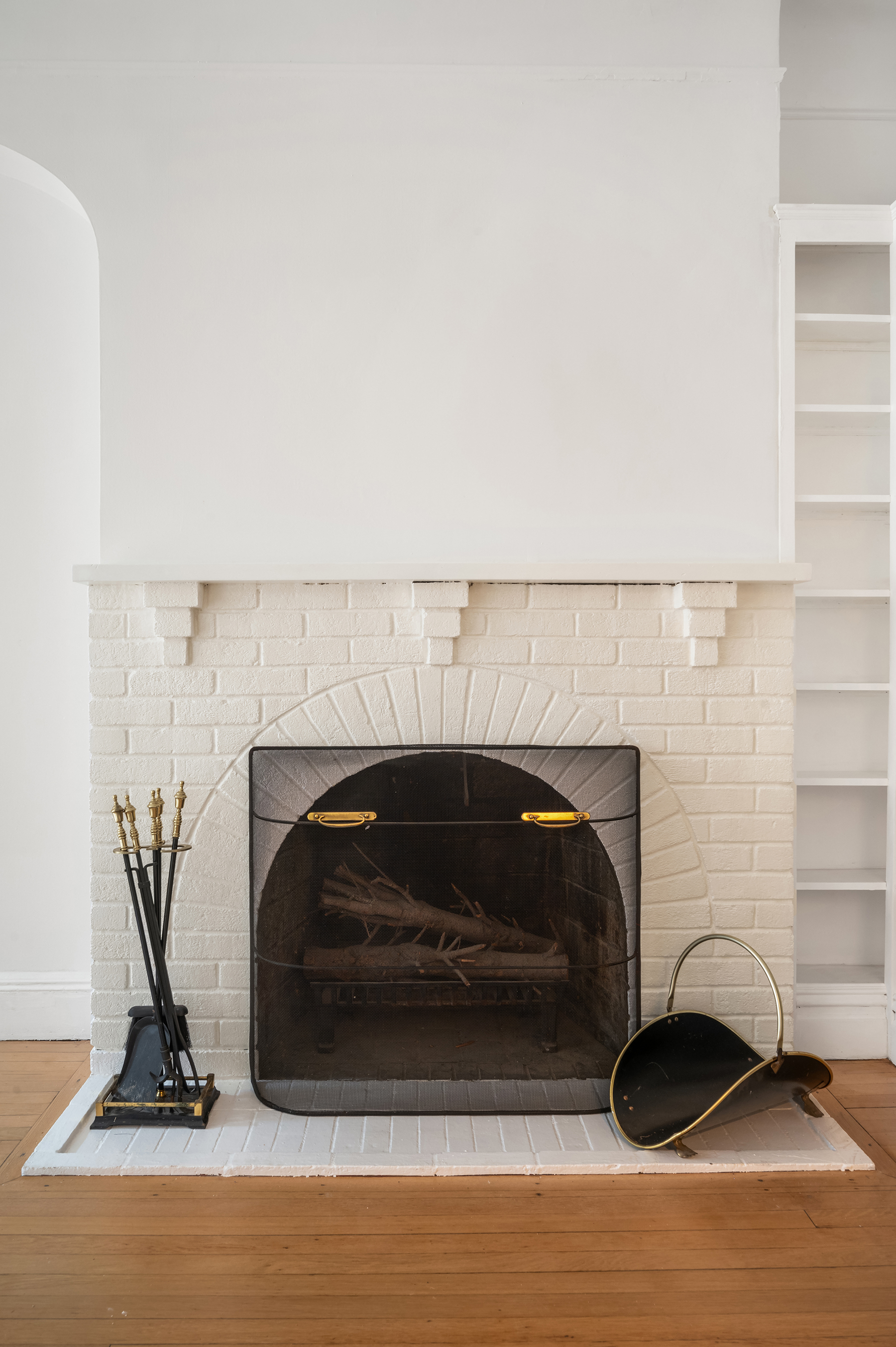 29 Perry Street, Unit 2F Manhattan, NY 10014 - Photo 5 of 17 a car parked in a room