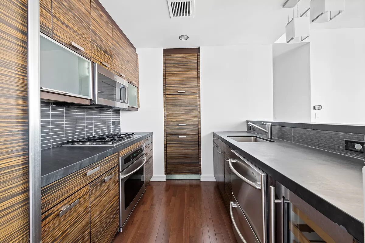 101 West 24th Street, Unit 15B Manhattan, NY 10011 - Photo 6 of 22 Gallery Image 6