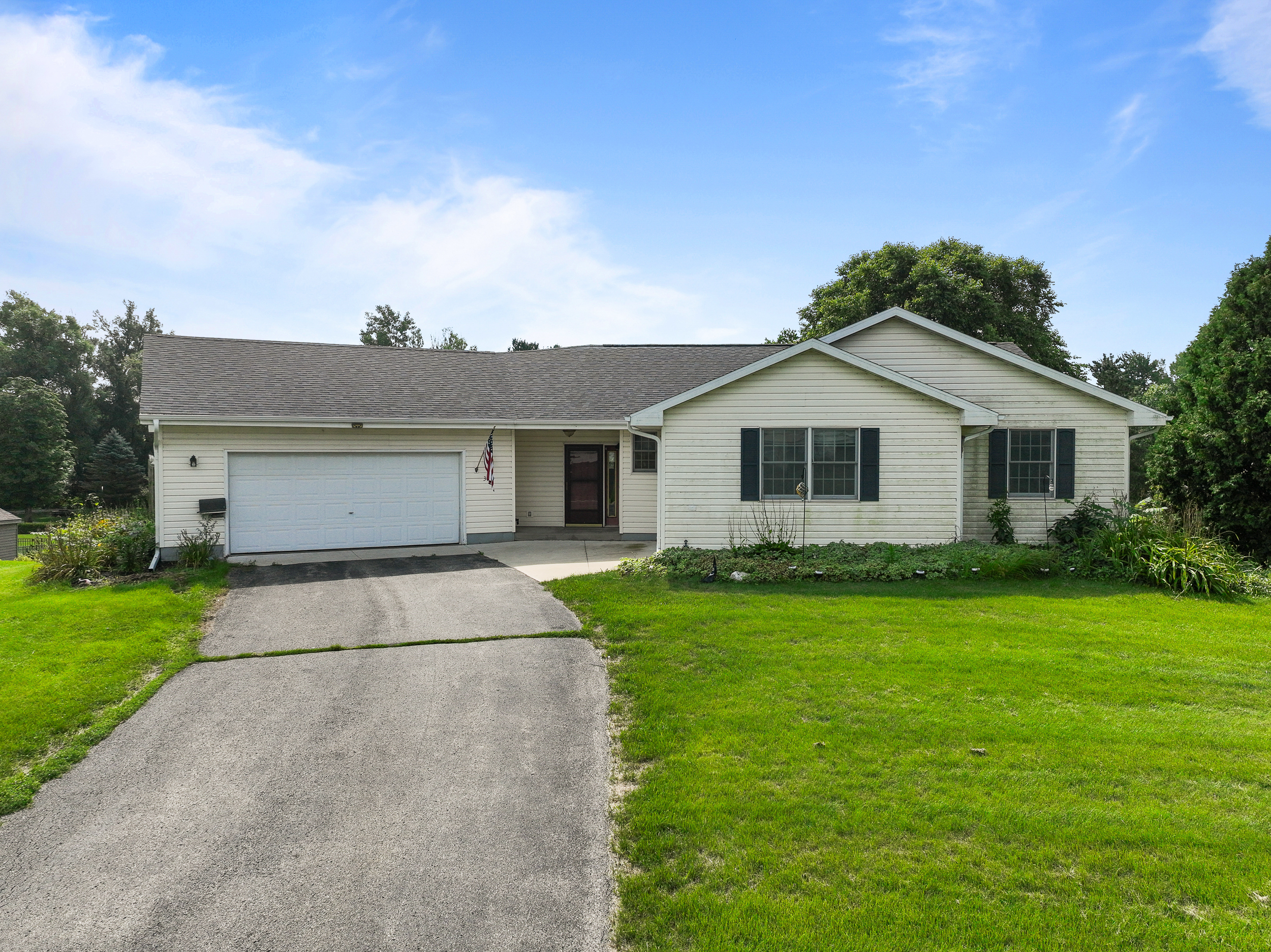 320 Arbor Ridge Drive Delavan, WI 53115 - Photo 1 of 38 Gallery Image 1