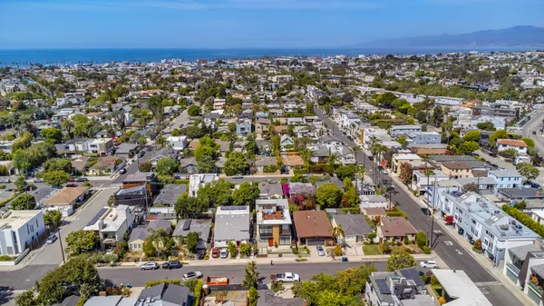 $3,825,000 | 2325 Cloy Avenue, Venice, CA 90291