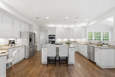 $1,800,000 | 1283 Cobble Pond Way, Vienna, VA 22182