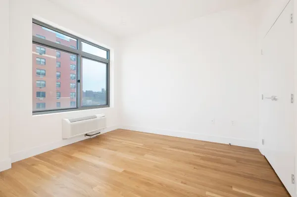 $3,250 | 30-50 21st Street, Unit 6Y | Astoria