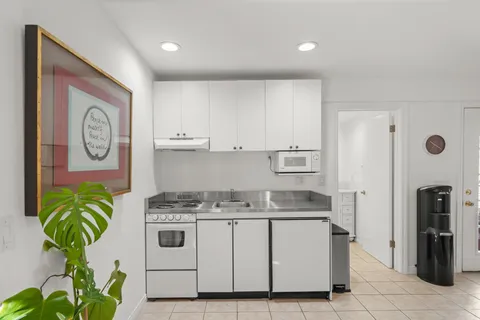 $2,875,000 | 112 North Highland Avenue, Los Angeles, CA 90036